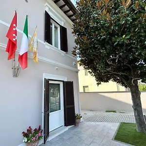 Four Lions Guest house